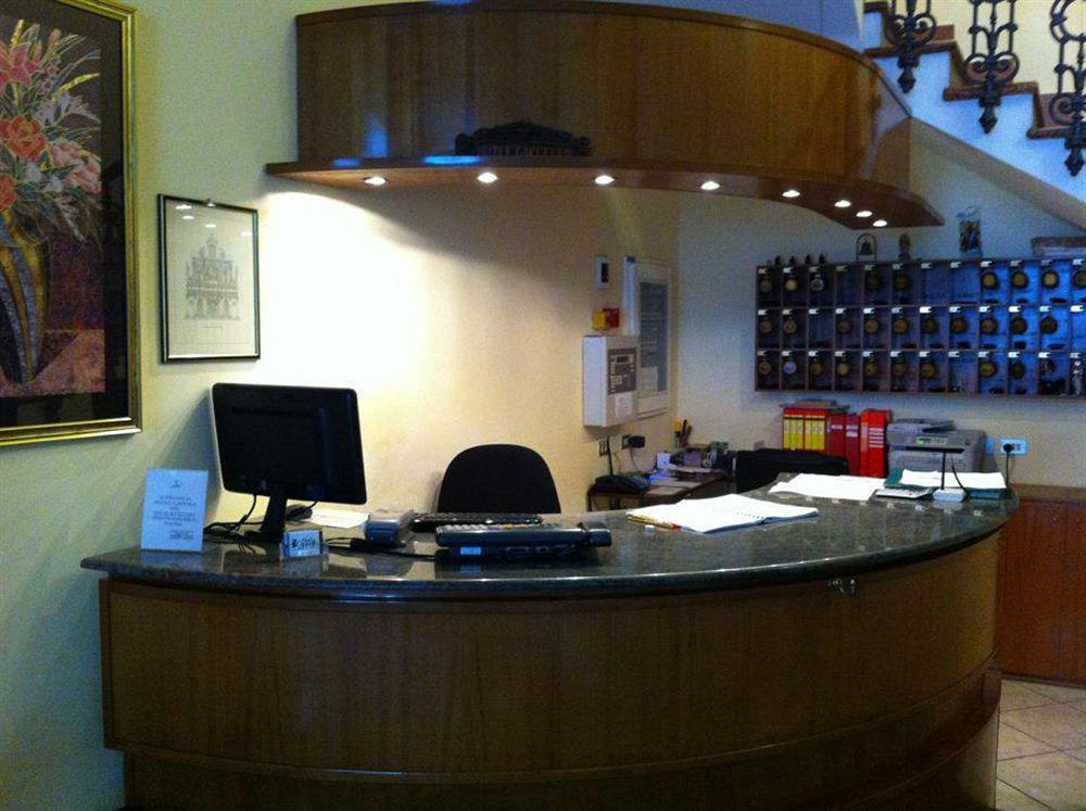 Hotel Cappello Lecce Exterior foto