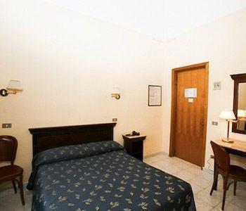 Hotel Cappello Lecce Exterior foto